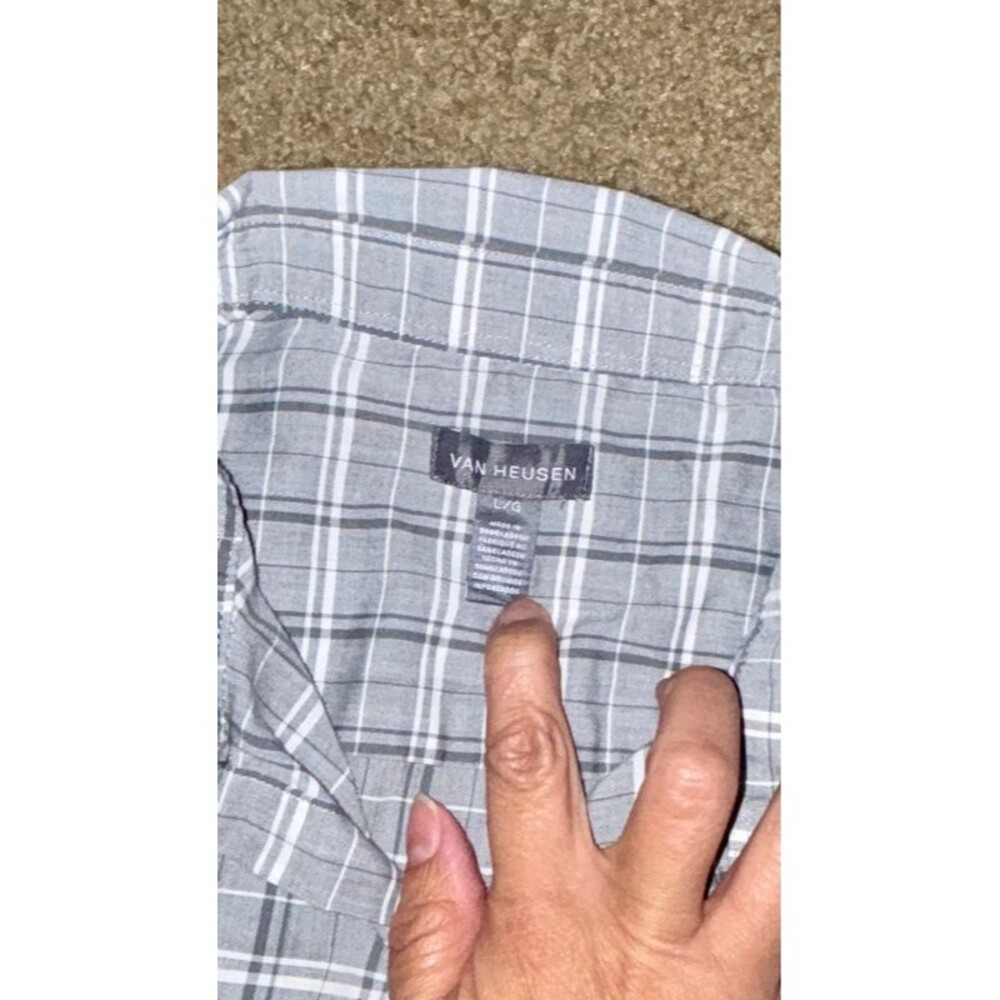 Button down - Picture 3 of 9